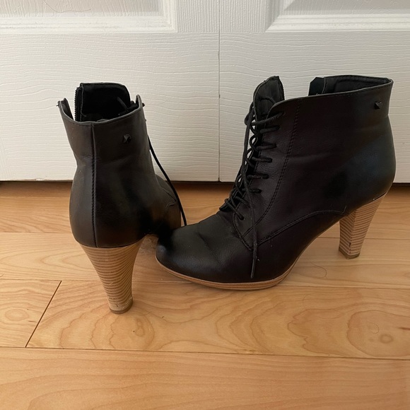 Boot - Picture 3 of 4